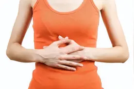 肚子有水声说明是肠癌来临？医生：有这几个症状，赶紧去医院就医图片