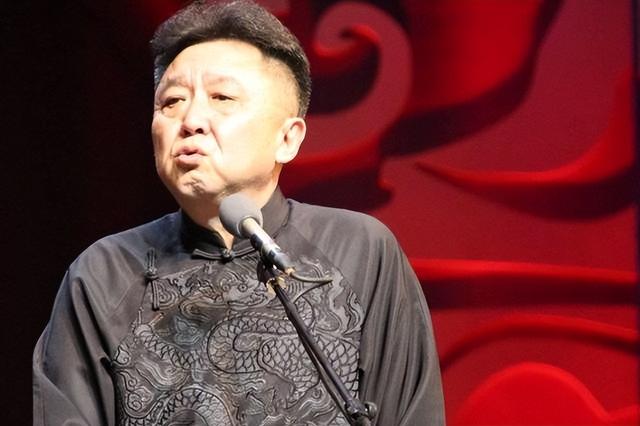 德云社隐形富豪，郭德纲50亿资产不算啥，孙越一把扇子暴露财力！
