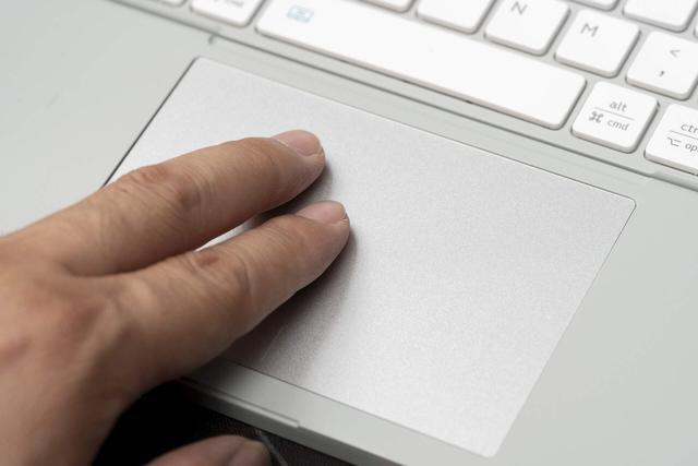 把iPad瞬间变成“MacBook”，百元价位YIRF折叠键盘的真香评测