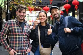 大量乌克兰游客涌入中国，打着旅游的“幌子”，其实为了我国白酒图片