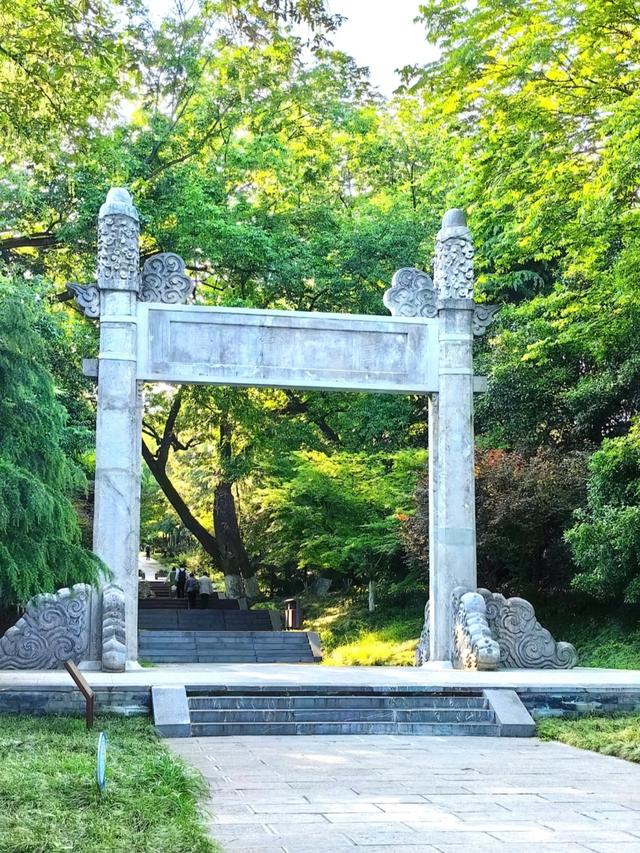 都说杭州比南京还要名气大，两地深度游后，才发现差距真的很大