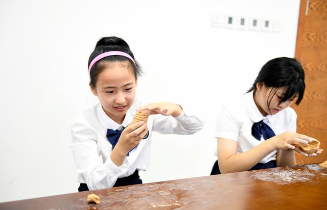 秦风渭水共传承秦陵博物院与渭博开展小讲解员培训交流活动