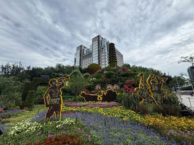 这很中国！长安街10座花坛植入80年历史变迁——