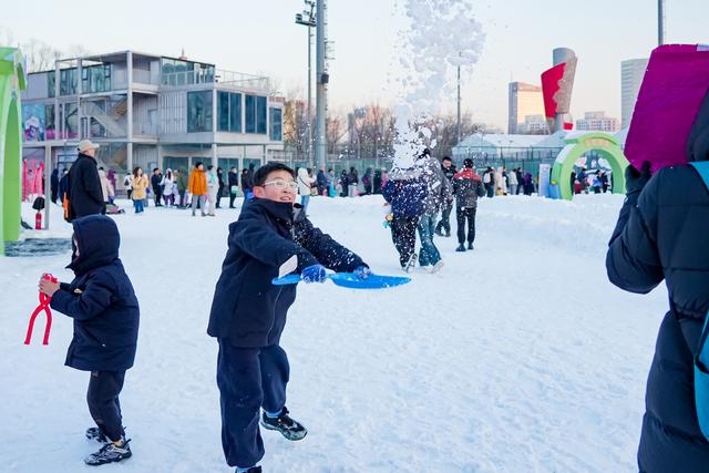 第十五届鸟巢欢乐冰雪季开幕 创新“双区”模式打造全民冬日狂欢