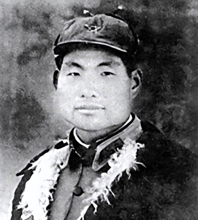 毛主席一生最喜欢的将领是谁？曾说出：“我看谁敢动他”来保护他