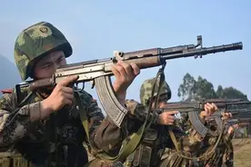 中国最传奇的步枪，81式步枪如何将AK47斩于马下，成为丛林之王？图片