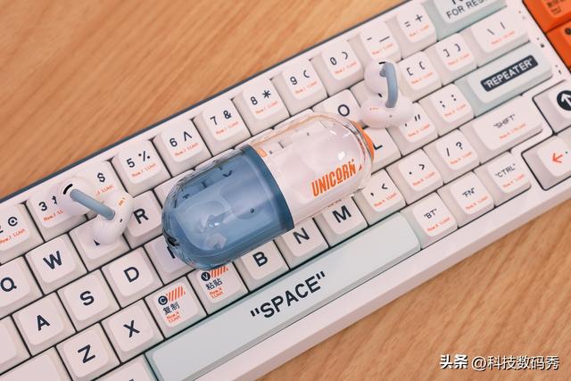 OWS耳机有多火？魅族PΛNDΛER x 水月雨 PILL Open Air耳夹耳机测评