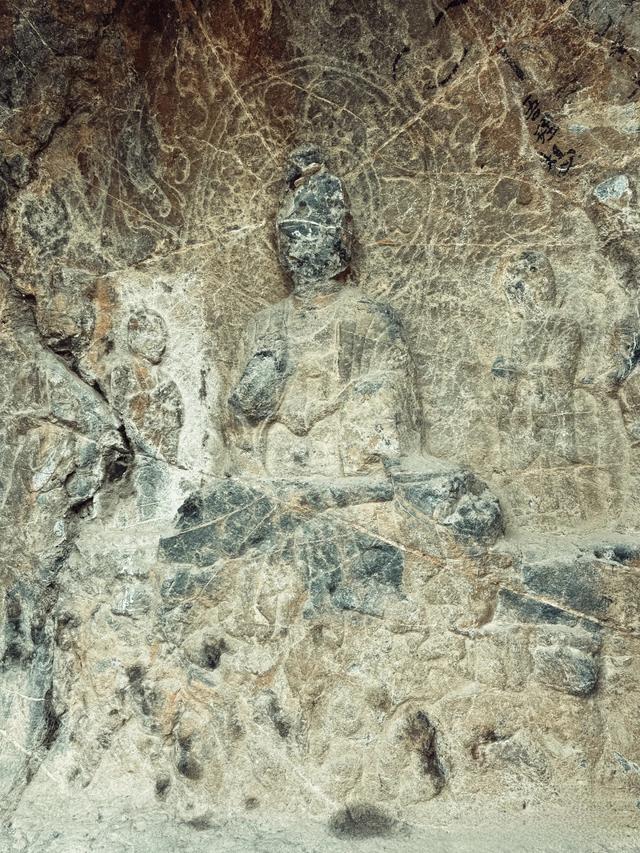 我是上海人，刚逛完洛阳石窟	，憋了 5 个感受不吐不快。