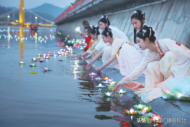 “七夕盛宴”引八方客来 郧西天河岸畔绘浪漫