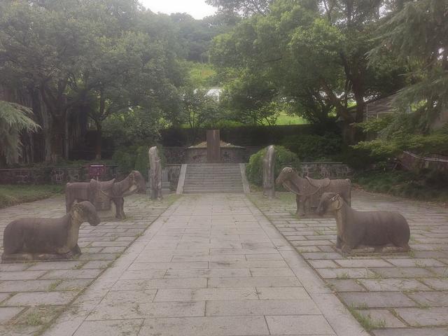 在余杭安溪参观宋代名人沈括墓园