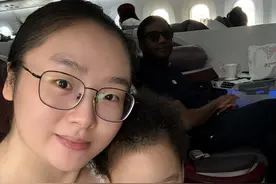 19岁中国女孩痴恋34岁黑人大叔，不惜远嫁非洲，现如今生活怎样！图片