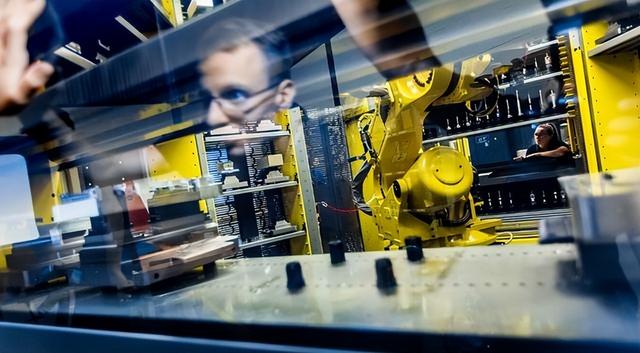 全都反水了！ASML、荷兰光刻机供应商相继宣布，外媒：事情闹大了