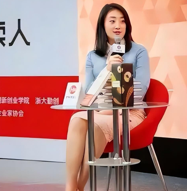 宗馥莉终于发声，凭几句话就“掌控全局”，难怪杜健英不是她对手