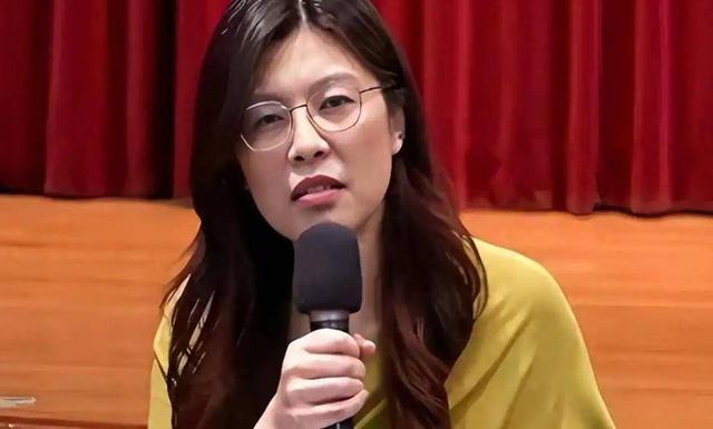 赶在坐飞机来陆前，郑丽文率先发出邀请，解放军轰6K飞抵台岛周边