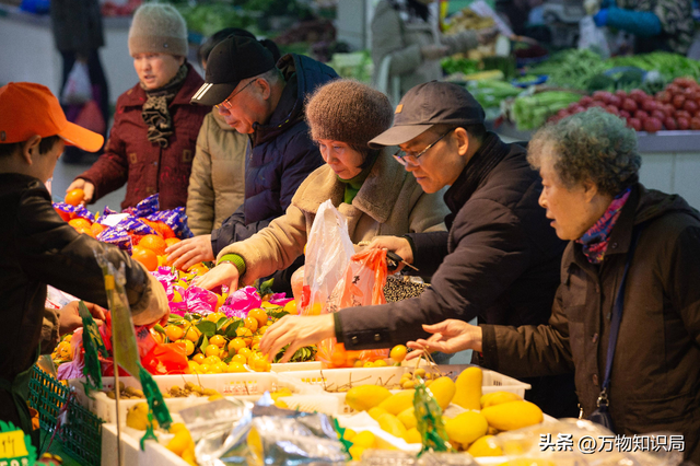 中美GDP差距再次缩小！25年中国GDP达20万亿美元，占美国GDP的64%