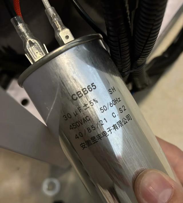 电气篇05 工业常用电气件5-电容器