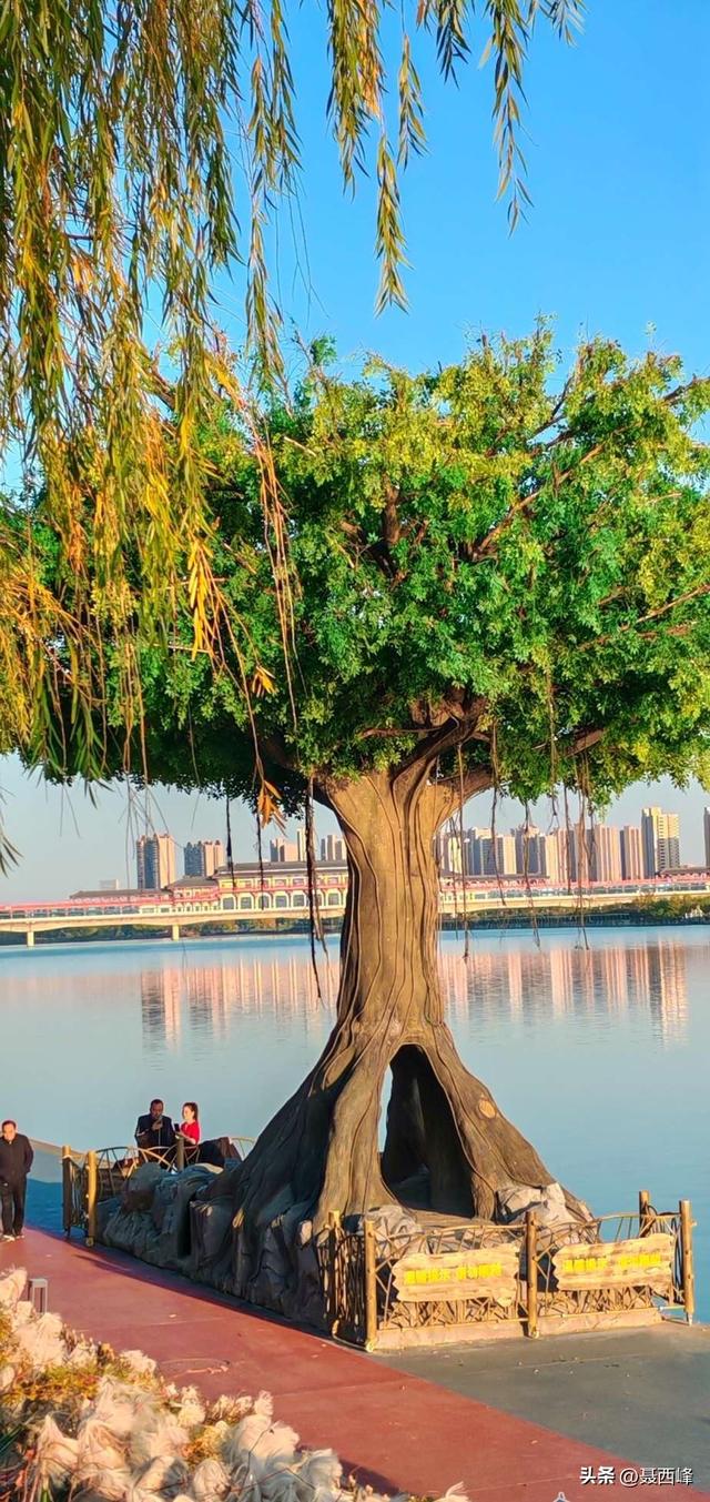 诗一首:日落咸阳湖