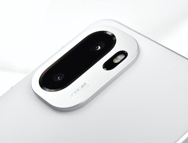 一加 Ace 6 深度体验：游戏与日常的平衡点在哪？