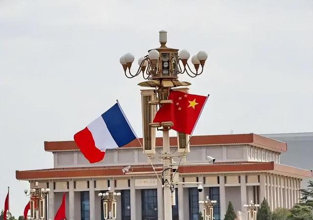 马克龙直言“很高兴”访华！中法合作升温，对中国有哪些利好？