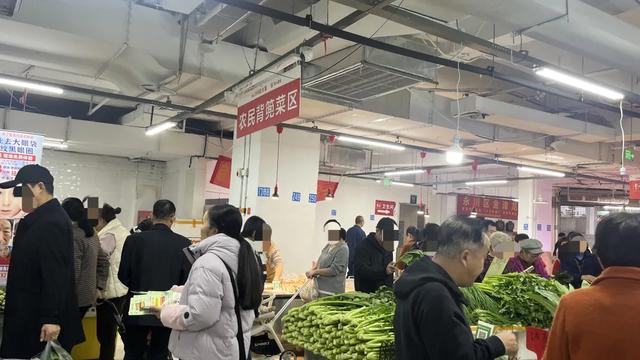 轨道直达的赶场地!地方超大,东西多,买菜这些超方便