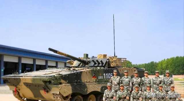 无人机杀手！04B战车8面雷达织密网	，陆战"金钟罩"让敌机无所遁形