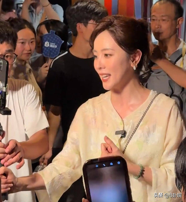 狐狸尾巴藏不住？李思思离开央视原因曝光，原来“野心”不止于此