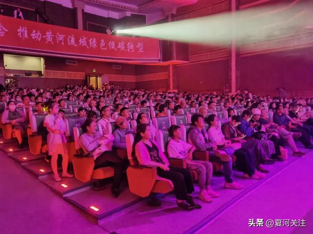 在夏河 拒绝“基础款”