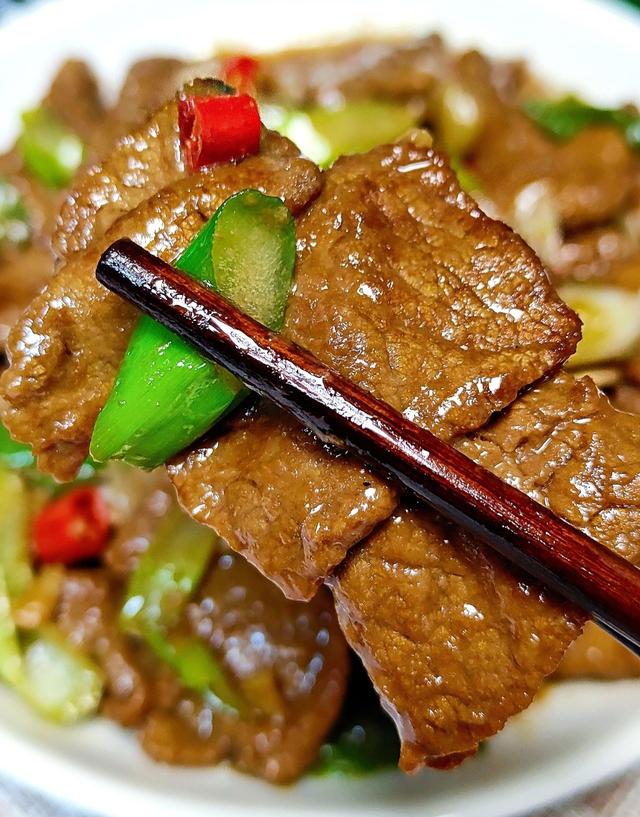 厨房小白也能秒变大厨！葱爆牛肉的隐藏版家常做法