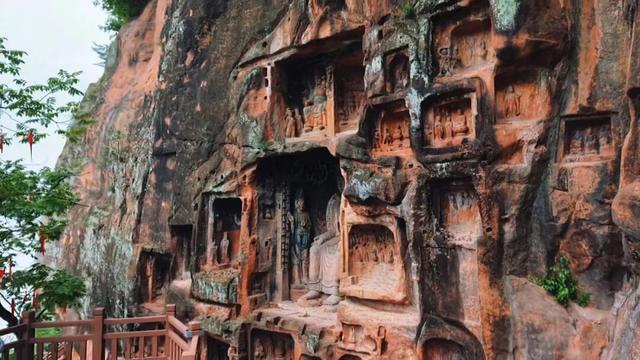 环法倒计时！乐山游玩真攻略：古寺赏菊金顶打卡，美食更不能少！