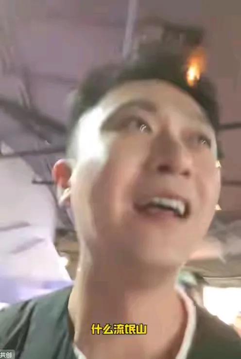 真奢侈！央视主持人国外游，携妻女高调炫海外生活，被骂网友骂惨