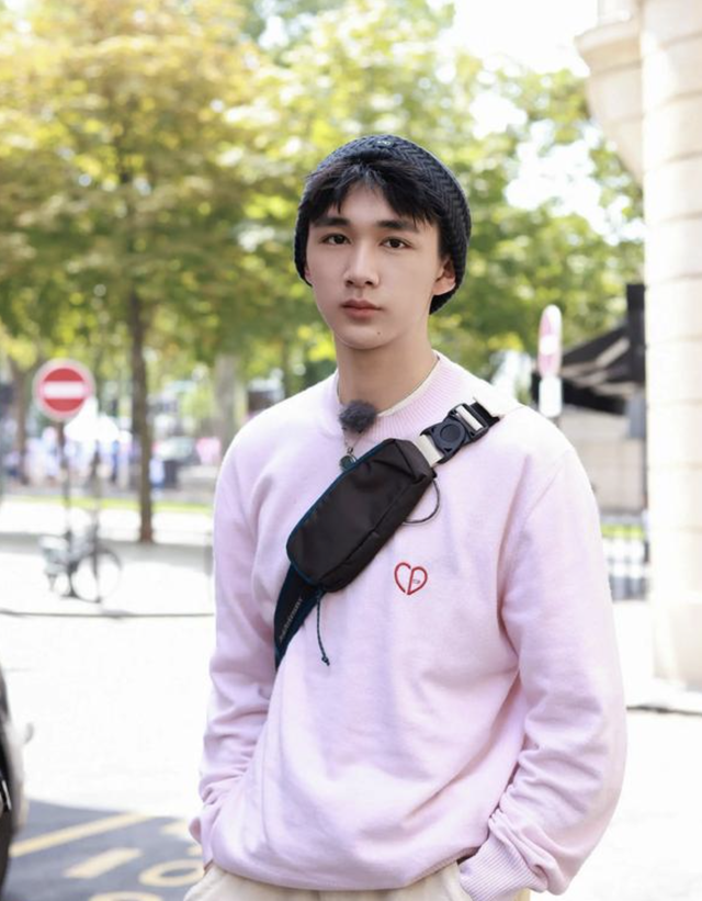 19岁荣梓杉人设崩塌！被曝同时交往三女+家暴报警