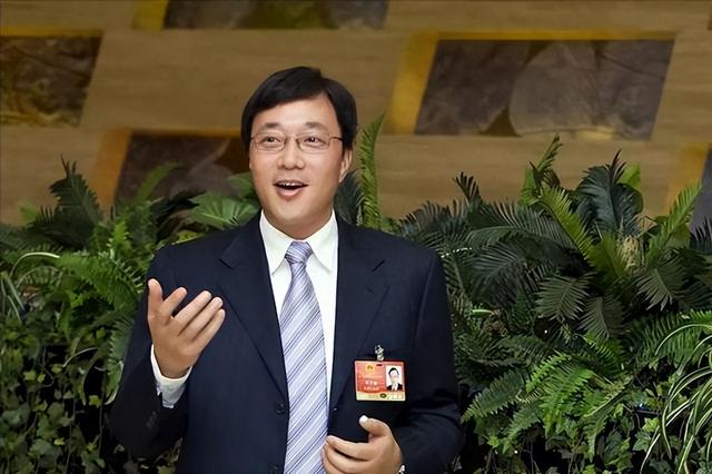 反手掐美脖子！“芯片之父”太给力！弃美归国，研发成果堪比核武