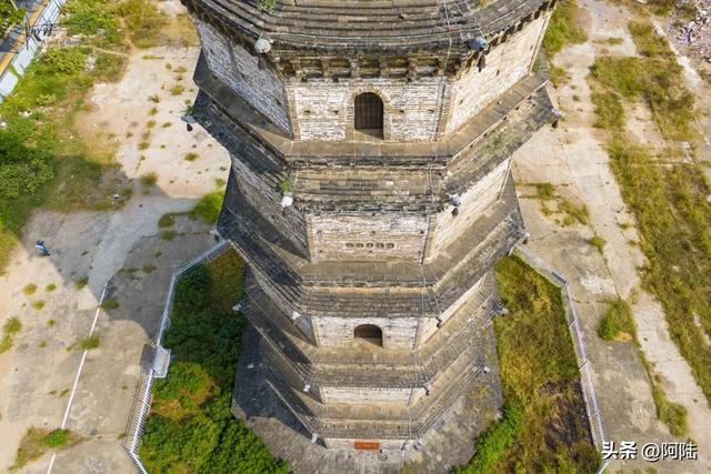 泗州塔始建于1095年，是河南省现存最高、体量最大的古塔之一