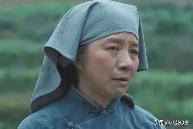 《生万物》庆功宴，江湖地位 人情世故、在杨幂身上体现得淋漓尽致