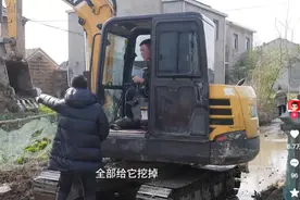 大学生村官整顿农村主打六亲不认，网友：其实也可能是认不全哈哈图片