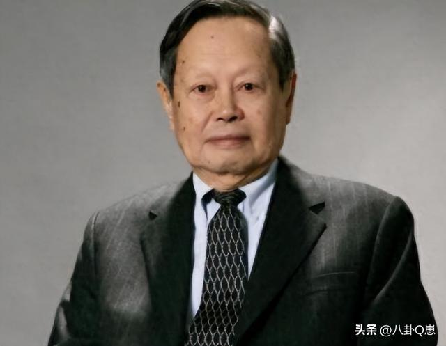 杨振宁去世仅3天，令人担忧的事发生了，原来翁帆一个字都没说错
