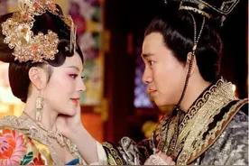 北周灭亡前夕，杨坚见到冯小怜后，为何连夜将其送给她的仇人？图片