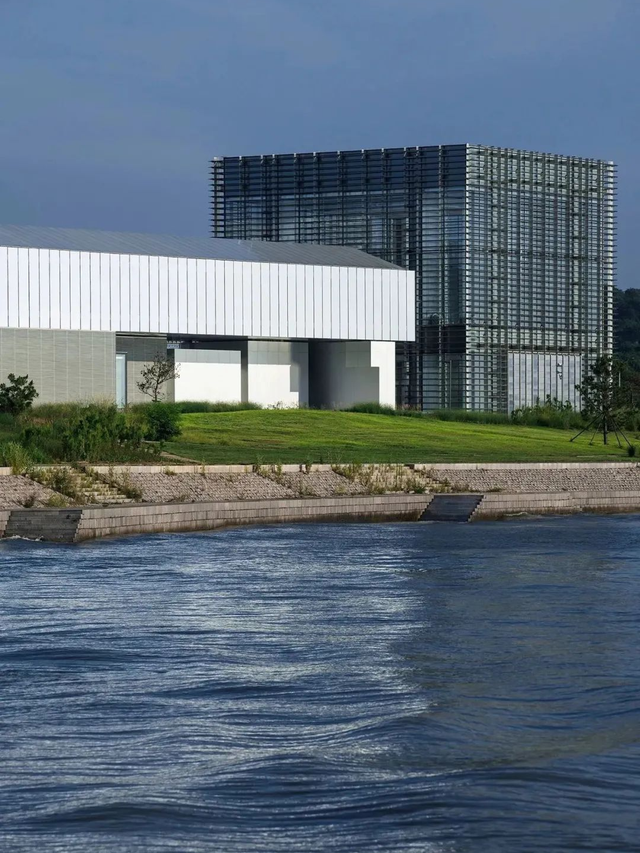 董宇辉向世界推荐，“请花几天时间去山东”！