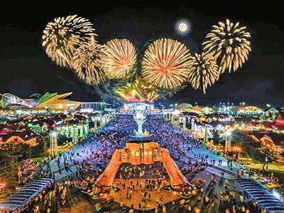 一杯啤酒里的地球村：西海岸新区十年打造集'国际范'与'故乡温度'于一身的狂欢盛典