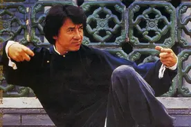 吊打李连杰，碾压周星驰，成龙《醉拳2》一人独孤求败！图片