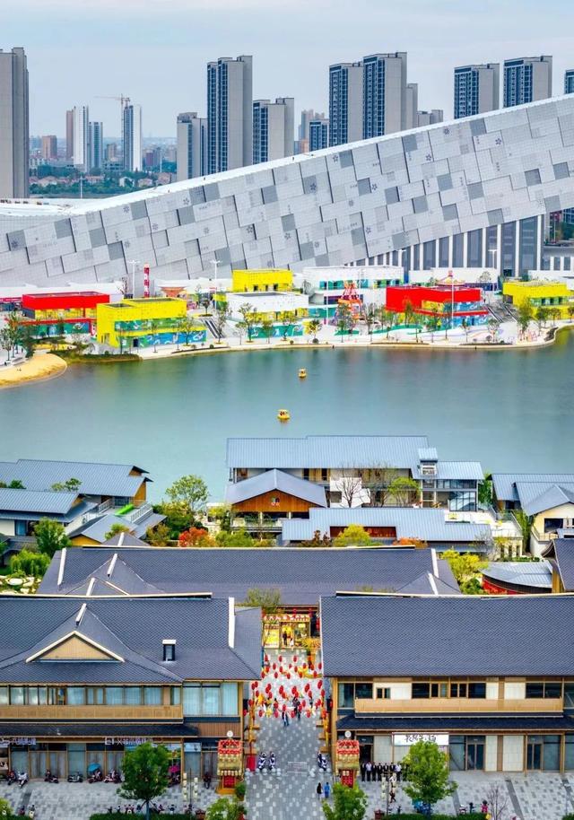 在武汉，推门滑雪关门泡汤？花间堂把神仙日子搬进现实