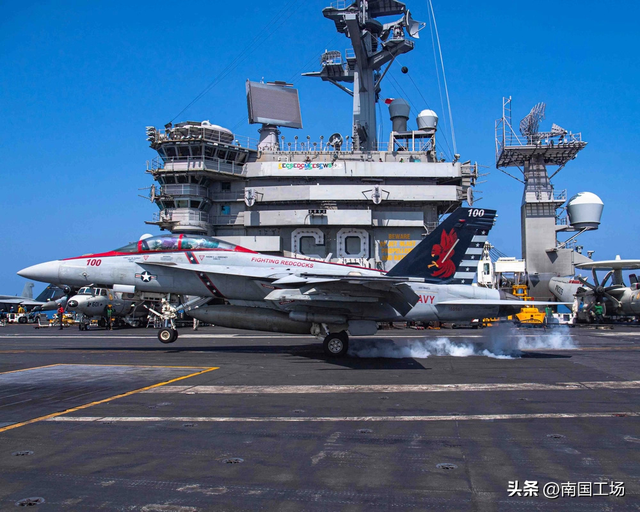 中国又要“背锅”了？美军舰载机坠入南海，中国2艘航母就在附近