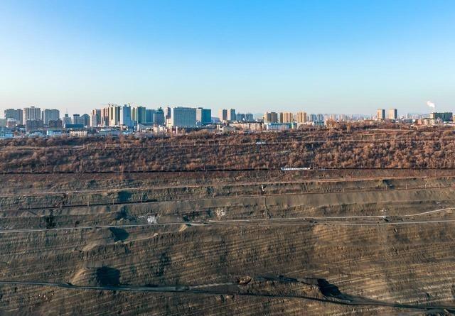 中国限制稀土出口后，美国发现另一种重要金属，也被中国卡了脖子​