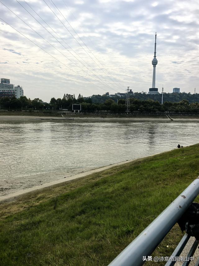 环长江(内环)骑行观光的路线与趣味:一江秋光连天际，满城烟火…