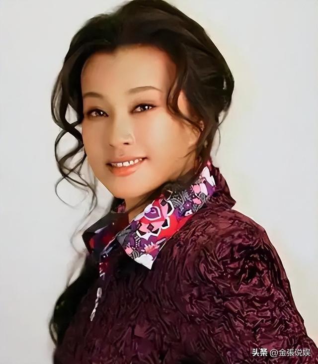 钱再多有什么用？75岁的"风流妖精"刘晓庆	，已经走上另一条道路