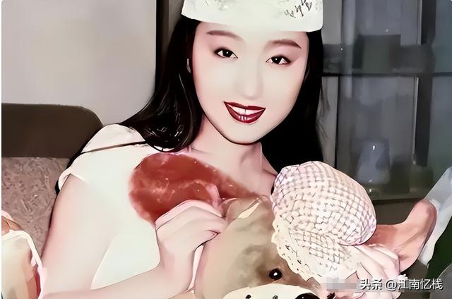 隐瞒了28年后	，杨钰莹终于坦白，如果当年接受毛宁，现在早已当妈
