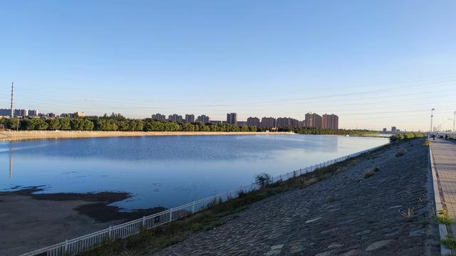 包头，溜达昆都仑河公园、湿地公园、赵长城遗址、昆都仑召、蓝伽