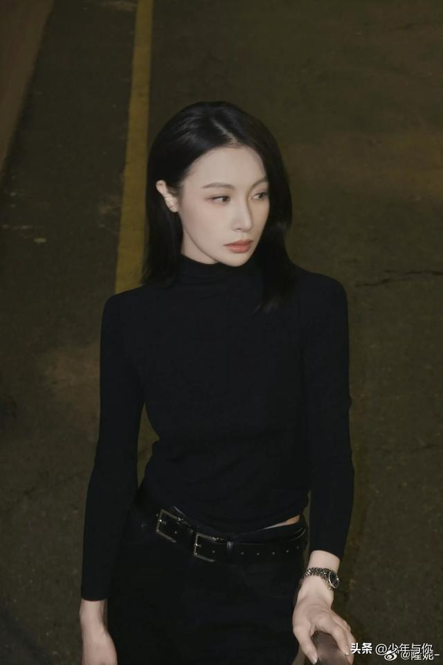 沉默的荣耀：比曾黎、阿美年轻，比隆妮清秀，大学刚毕业就被带火