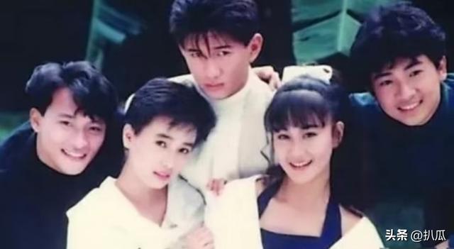 被丈夫出轨8次	，被闺蜜无情背叛，43岁抑郁后在家中烧炭自尽