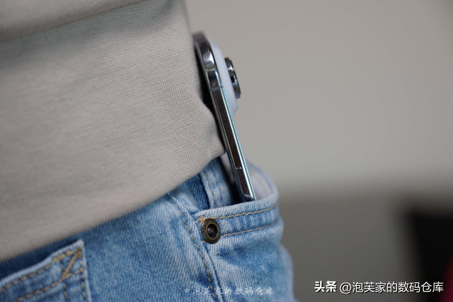太薄了 折叠屏前瞻？港版iPhone Air体验 续航真不差 17plus青春版！